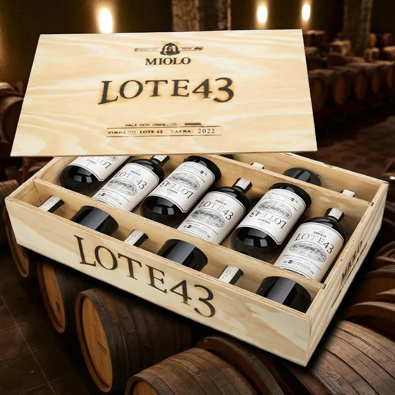 Kit 6 gfas Vinho Miolo Lote 43 Na caixa madeira Personalizada